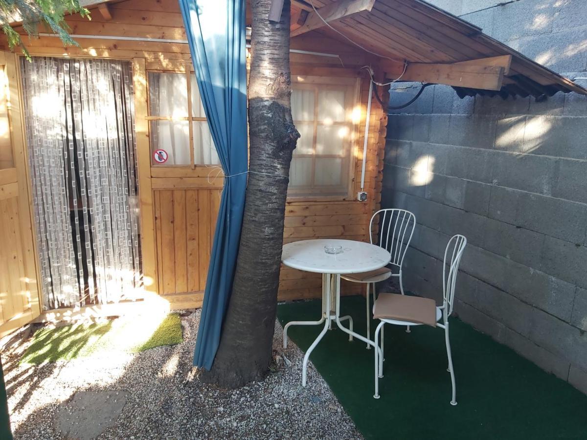 Bungalow Relax Terrace, Glamping Fahaz Siofok Ngoại thất bức ảnh